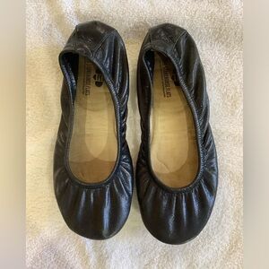The Storehouse Flats Licorice Black Oil Tanned Size 8 GUC